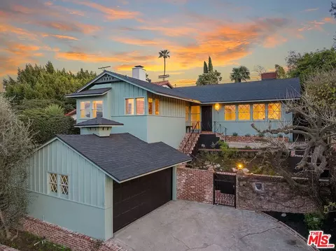 4122 Holly Knoll Dr, Los Angeles, CA 90027