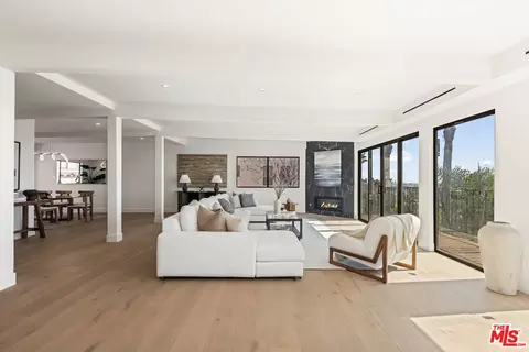 6380 Quebec Dr, Los Angeles, CA 90068