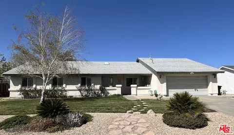 13118 Petaluma Rd, Victorville, CA 92392