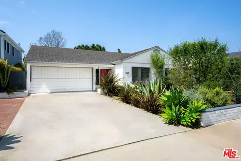 525 El Medio Ave, Pacific Palisades, CA 90272