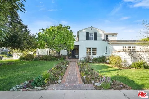 11333 Aqua Vista St, Studio City, CA 91602