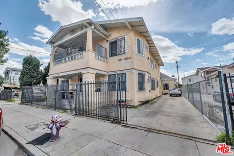 218 E 27th St, Los Angeles, CA 90011