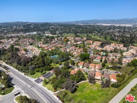 View/Area - 440 Pinehurst Ct, Fullerton, CA 92835 photo 4 of 8