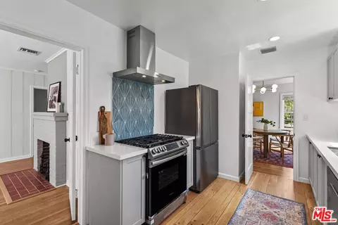 Kitchen - 481 Avenue 64, Pasadena, CA 91105 photo 4 of 5