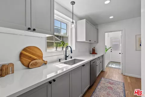 Kitchen - 481 Avenue 64, Pasadena, CA 91105 photo 1 of 5