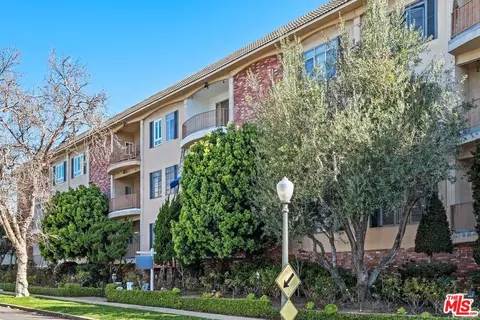 1818 Pelham Ave #304, Los Angeles, CA 90025