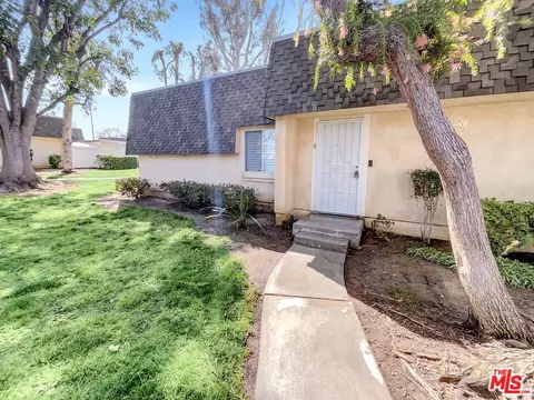 19031 Hamlin St #8, Reseda, CA 91335