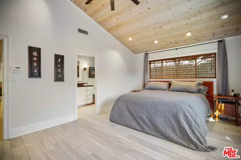 Bedroom - 5122 Moonstone Way, Oxnard, CA 93035 photo 2 of 5