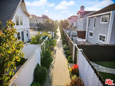 Exterior - 5122 Moonstone Way, Oxnard, CA 93035 photo 8 of 12