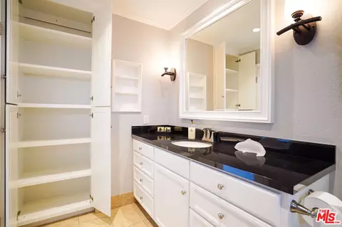 Bath - 5122 Moonstone Way, Oxnard, CA 93035 photo 3 of 5