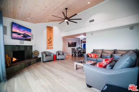 Living - 5122 Moonstone Way, Oxnard, CA 93035 photo 1 of 3