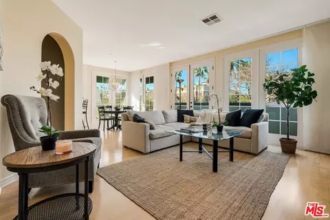 5935 Playa Vista Dr #201, Playa Vista, CA 90094