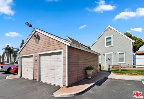 14606 Woodland Dr #17, Fontana, CA 92337