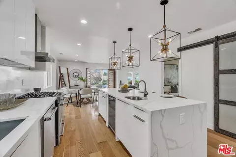 1163 S Muirfield Rd, Los Angeles, CA 90019
