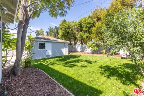 Exterior - 5231 E Patterson St, Long Beach, CA 90815 photo 10 of 11