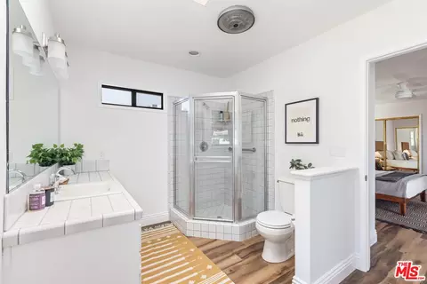 Bath - 5231 E Patterson St, Long Beach, CA 90815 photo 2 of 5