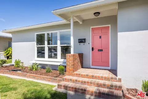 Exterior - 5231 E Patterson St, Long Beach, CA 90815 photo 2 of 11