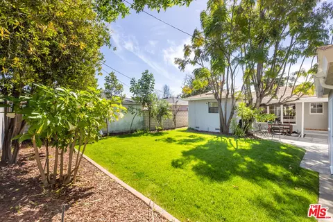 Exterior - 5231 E Patterson St, Long Beach, CA 90815 photo 9 of 11