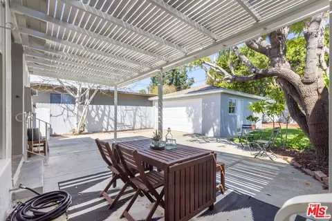 Exterior - 5231 E Patterson St, Long Beach, CA 90815 photo 4 of 11