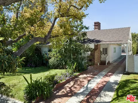 215 N Maple Dr, Beverly Hills, CA 90210