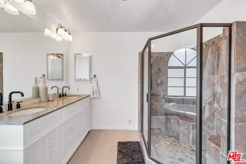 Bath - 24400 Combine Cir, Wildomar, CA 92595 photo 3 of 6