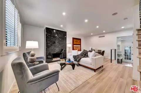 202 San Vicente Blvd #4, Santa Monica, CA 90402
