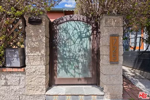 725 Marine St, Santa Monica, CA 90405