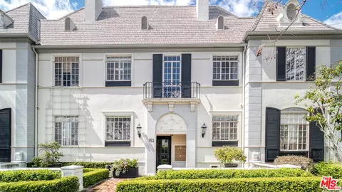 153 S Camden Dr, Beverly Hills, CA 90212