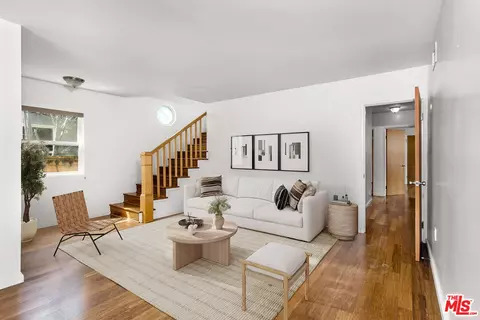 1017 Amoroso Pl, Venice, CA 90291