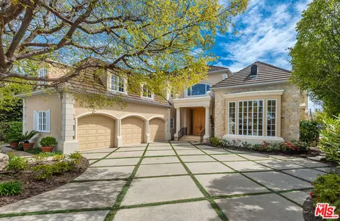 11750 Wetherby Ln, Los Angeles, CA 90077