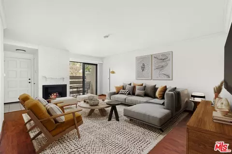 6840 Balboa Blvd #504, Lake Balboa, CA 91406
