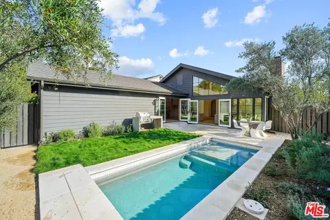 1390 Avenida De Cortez, Pacific Palisades, CA 90272