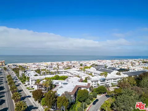 447 Herondo St #110, Hermosa Beach, CA 90254