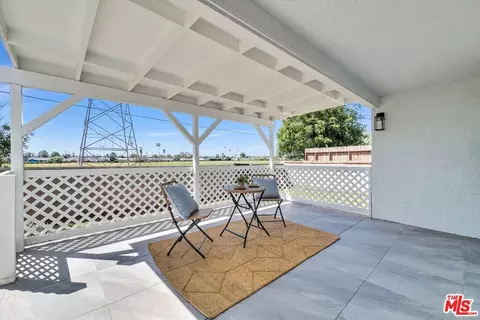 Exterior - 717 S Clymar Ave, Compton, CA 90220 photo 4 of 8