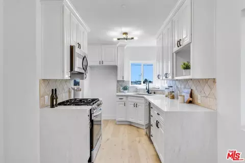 Kitchen - 717 S Clymar Ave, Compton, CA 90220 photo 3 of 6