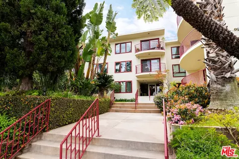3407 Huxley St #36, Los Angeles, CA 90027