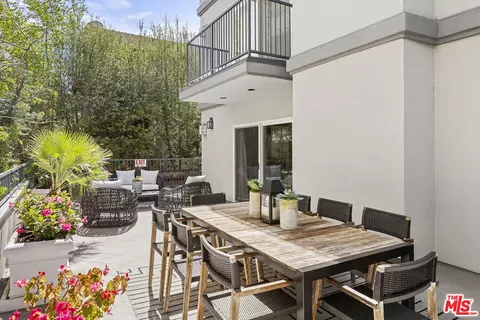 724 S Westgate Ave #101, Los Angeles, CA 90049