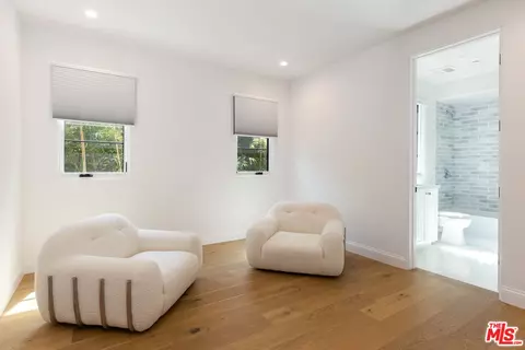 Bedroom - 2229 Walnut Ave, Venice, CA 90291 photo 3 of 3