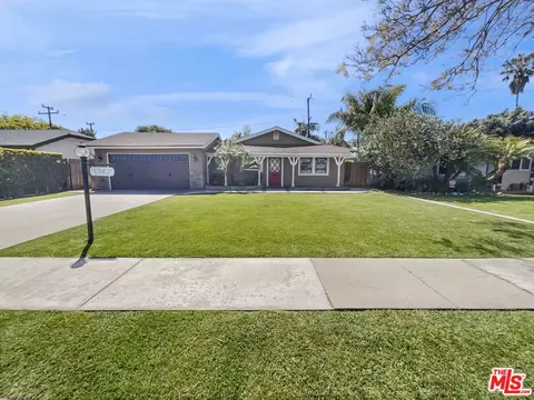7062 Betty Dr, Huntington Beach, CA 92647