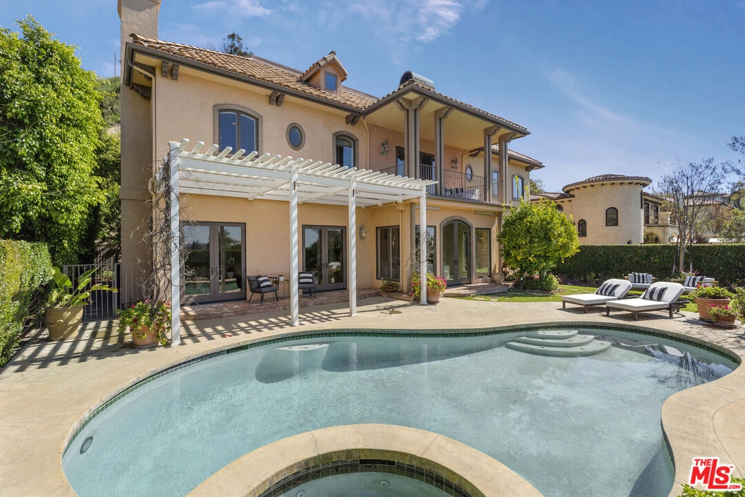 3011 N Beverly Gln Cir  