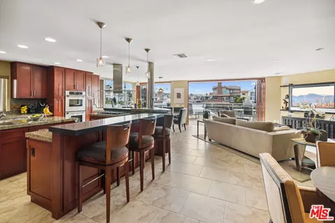 Kitchen - 2261 Monaco Dr, Oxnard, CA 93035 photo 1 of 5