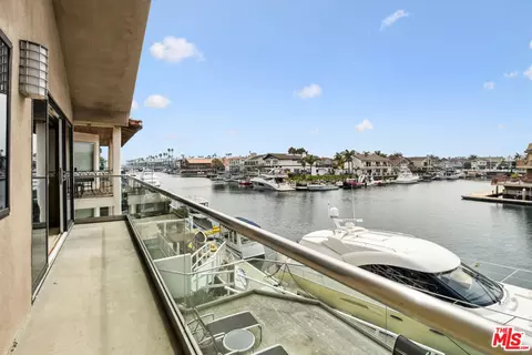 Exterior - 2261 Monaco Dr, Oxnard, CA 93035 photo 3 of 6