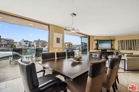 Dining - 2261 Monaco Dr, Oxnard, CA 93035 photo 1 of 2
