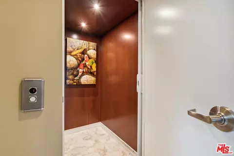 Bath - 2261 Monaco Dr, Oxnard, CA 93035 photo 1 of 4