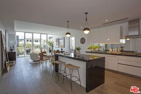 9000 W 3rd St #206, Los Angeles, CA 90048