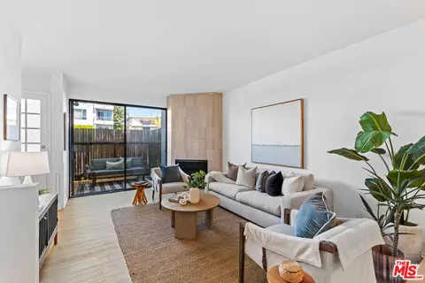 7856 W Manchester Ave, Playa Del Rey, CA 90293