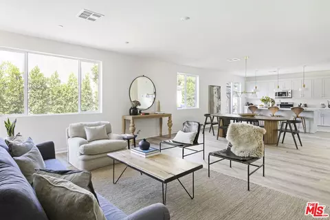 11771 N Fenton Ave, Sylmar, CA 91342