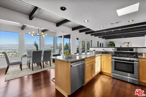 Kitchen - 3252 Wrightwood Dr, Studio City, CA 91604 photo 5 of 8