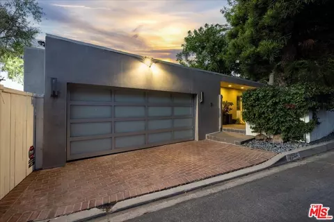 Exterior - 3252 Wrightwood Dr, Studio City, CA 91604 photo 18 of 21