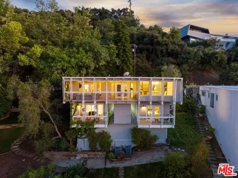 Exterior - 3252 Wrightwood Dr, Studio City, CA 91604 photo 19 of 21